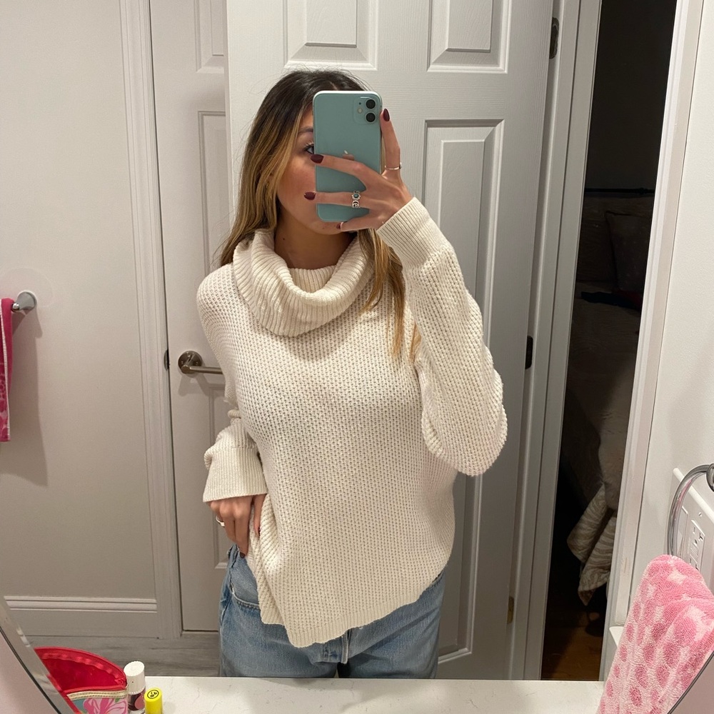madewell cowl neck cream sweater with detachable neck piece!